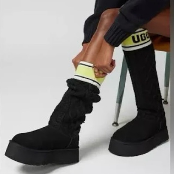 UGG BLACK W CLASSIC SWEATER LETTER - Picture 4 of 16
